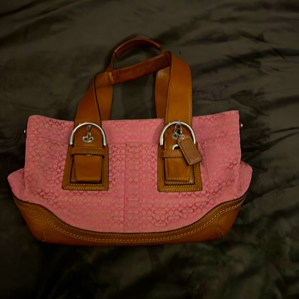 Coach womens shoulder bag used good condition